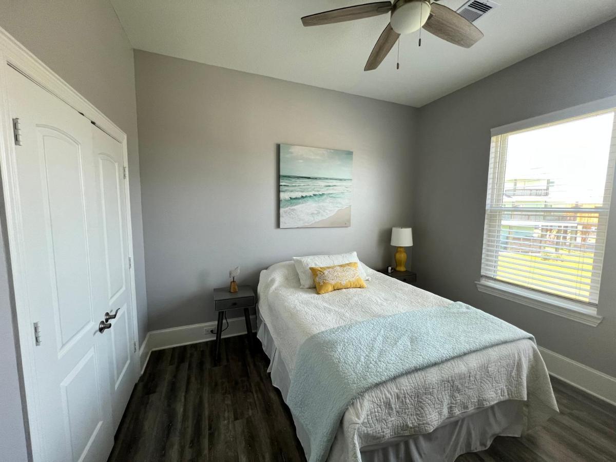 Sunny Catalina Villa Galveston Exterior photo